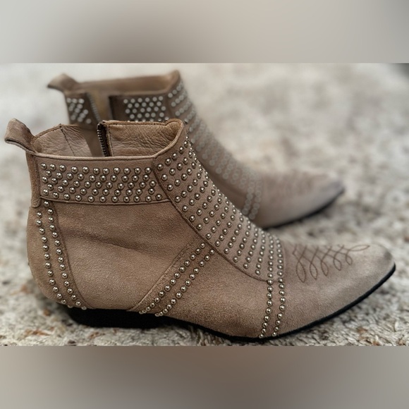 Anine Bing Charlie Studded Beige Ankle Boots - Picture 1 of 11